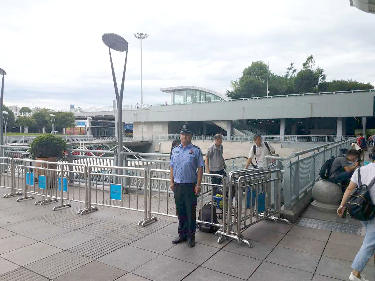 长沙市威龙保安服务有限公司,威龙保安服务,长沙保安公司,湖南保安服务,银行保安,安保公司,明星安保 长沙市威龙保安服务有限公司,威龙保安服务,长沙保安公司,湖南保安服务,银行保安,安保公司,明星安保