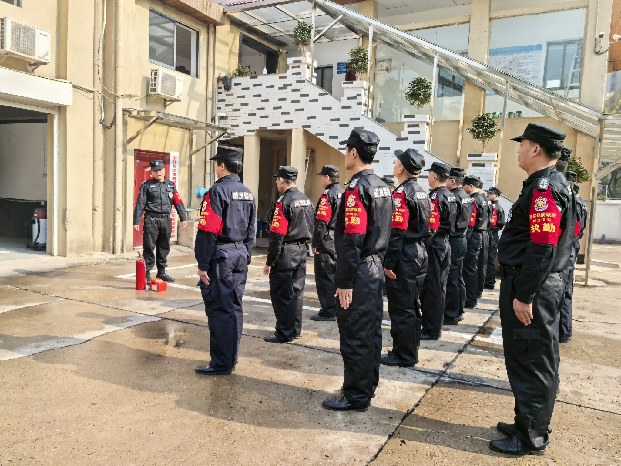 长沙市威龙保安服务有限公司,威龙保安服务,长沙保安公司,湖南保安服务,银行保安,安保公司,明星安保